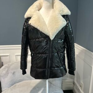 SUPER WARM Glossy Black Puffer Jacket with Sherpa Collar